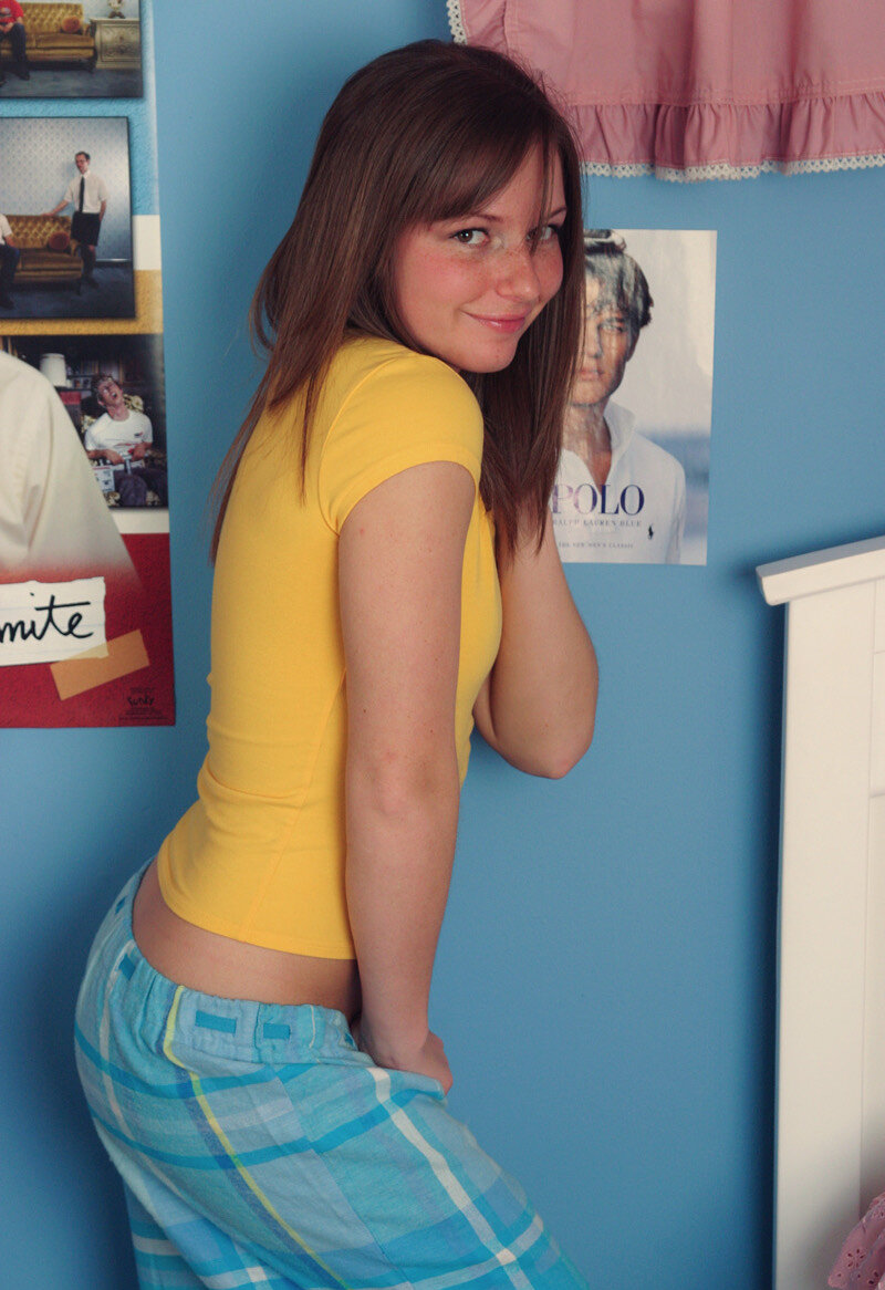 Евгения, 22 года, 0 размер груди